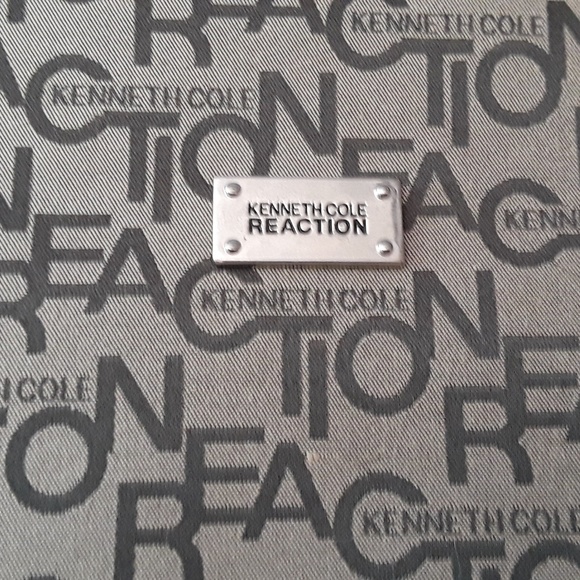 KENNETH COLE REACTION TABLET IPAD CASE NWT - Picture 2 of 2